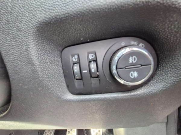 Used Vauxhall Corsa 2014 for sale - 76295753: Photo 21