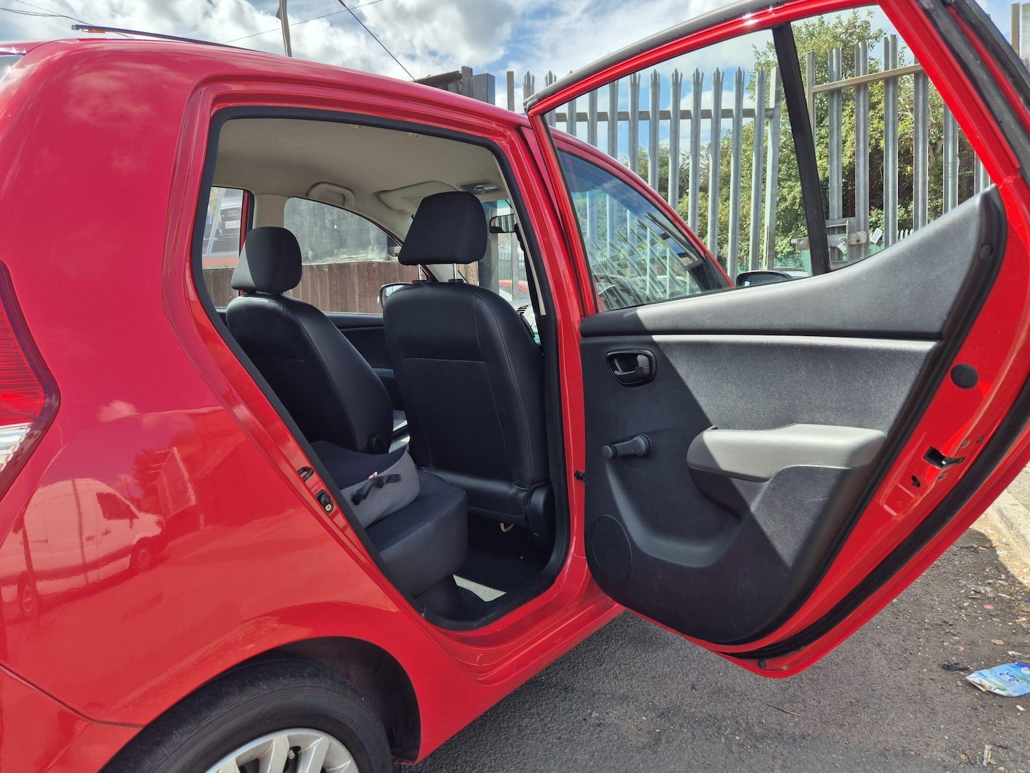 Used Hyundai i10 2010 for sale - 76295488: Photo 14