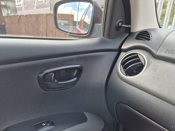 Used Hyundai i10 2010 for sale - 76295488: Photo 25