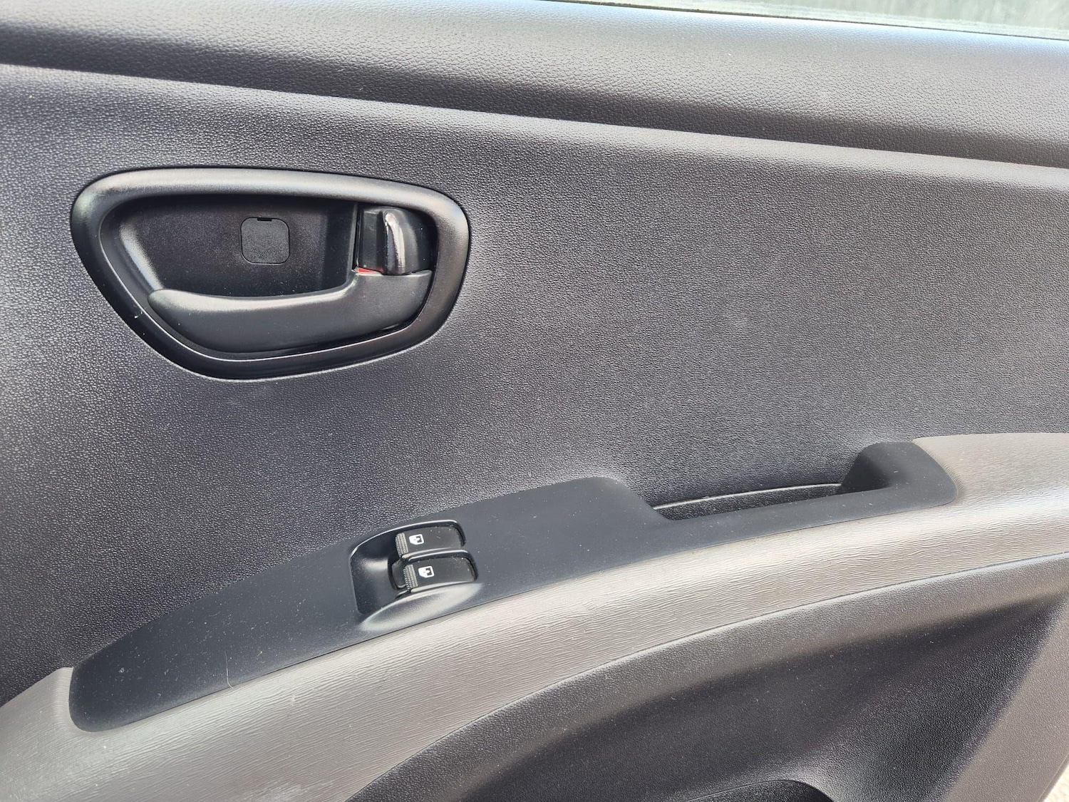 Used Hyundai i10 2010 for sale - 76295488: Photo 26