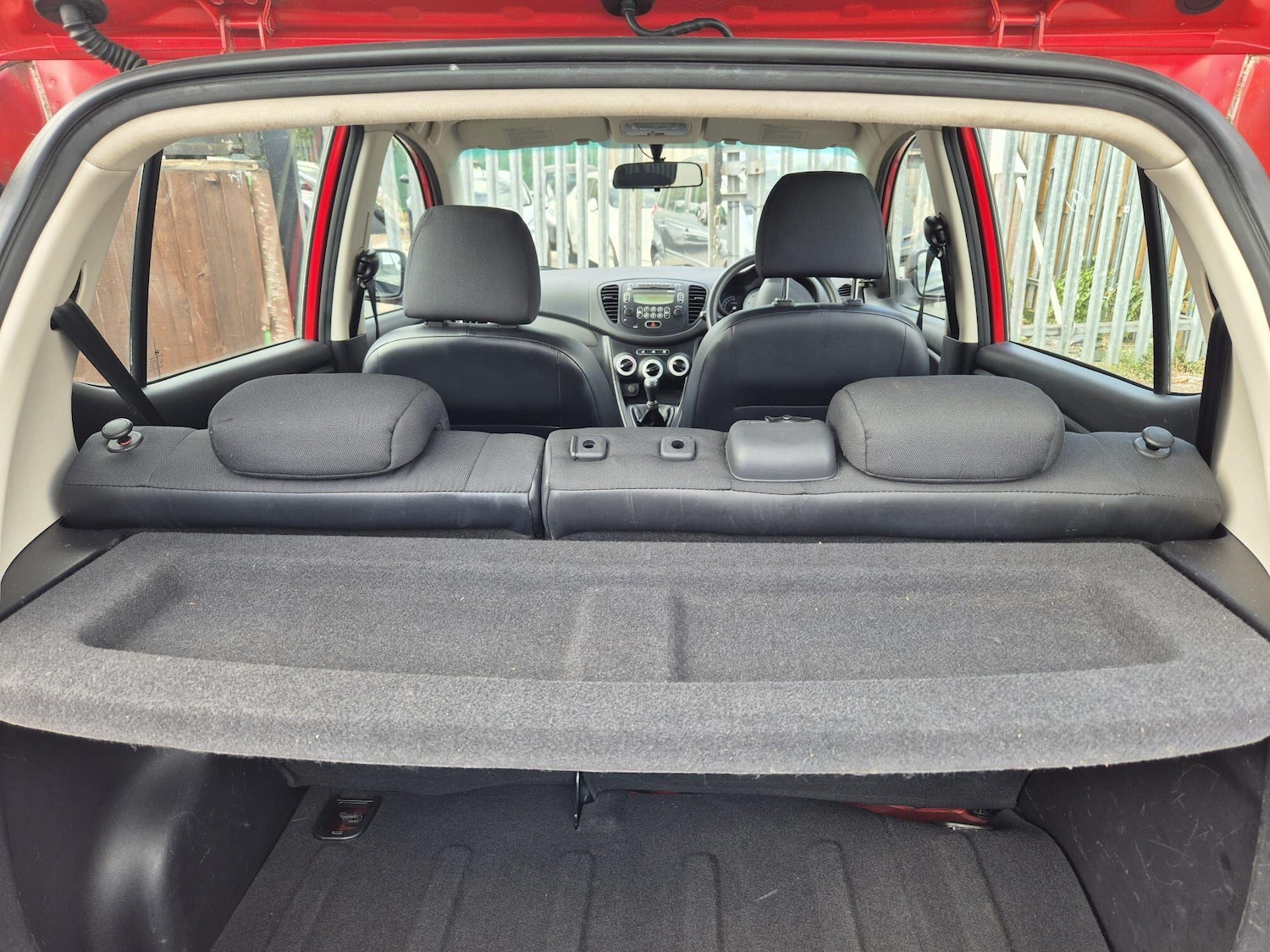 Used Hyundai i10 2010 for sale - 76295488: Photo 31