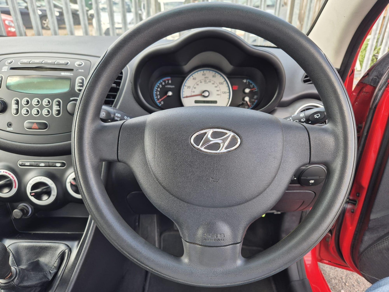 Used Hyundai i10 2010 for sale - 76295488: Photo 32