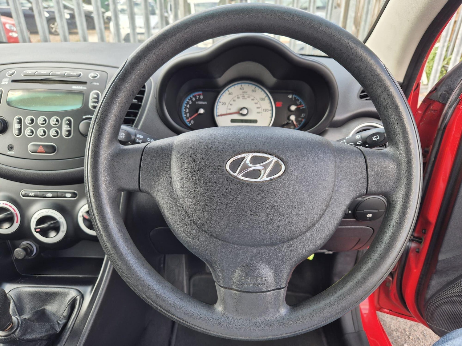 Used Hyundai i10 2010 for sale - 76295488: Photo 33