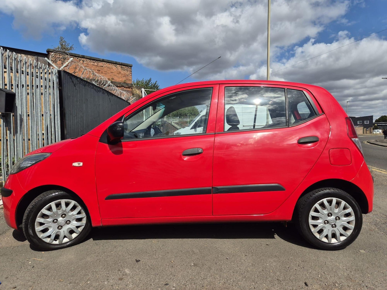 Used Hyundai i10 2010 for sale - 76295488: Photo 7