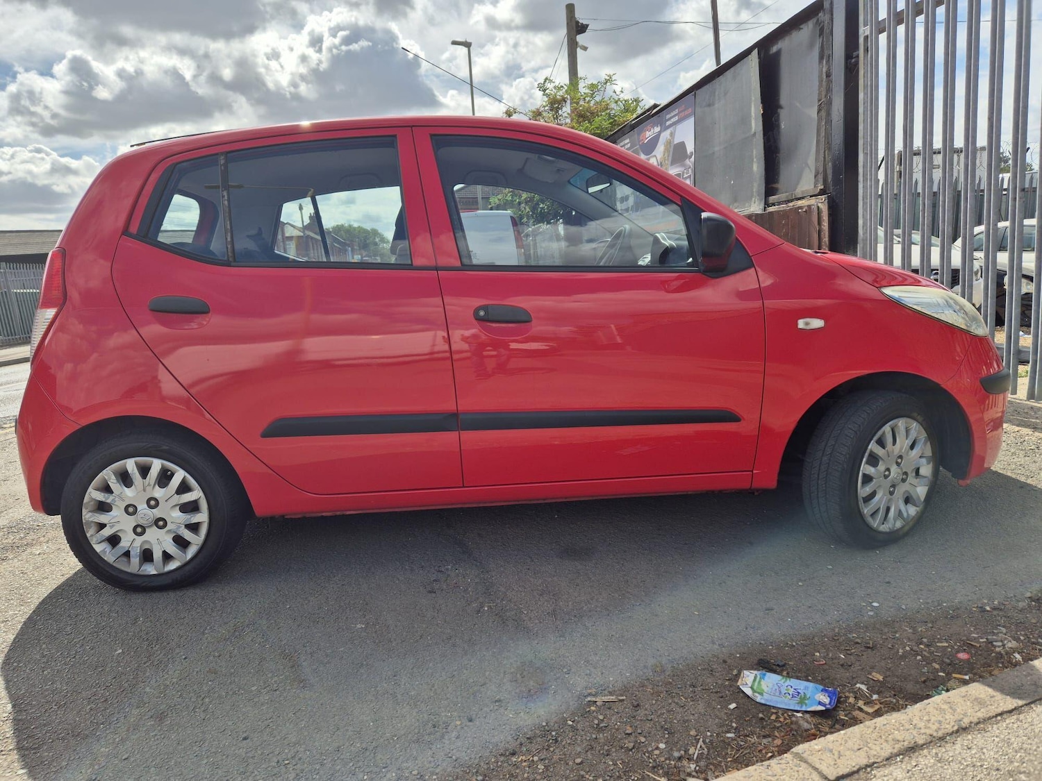 Used Hyundai i10 2010 for sale - 76295488: Photo 9