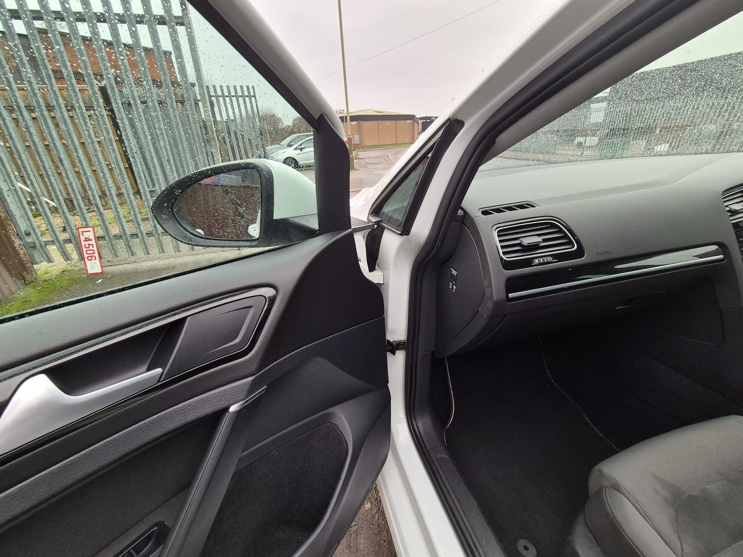 Used Volkswagen Golf 2017 for sale - 76926539: Photo 25