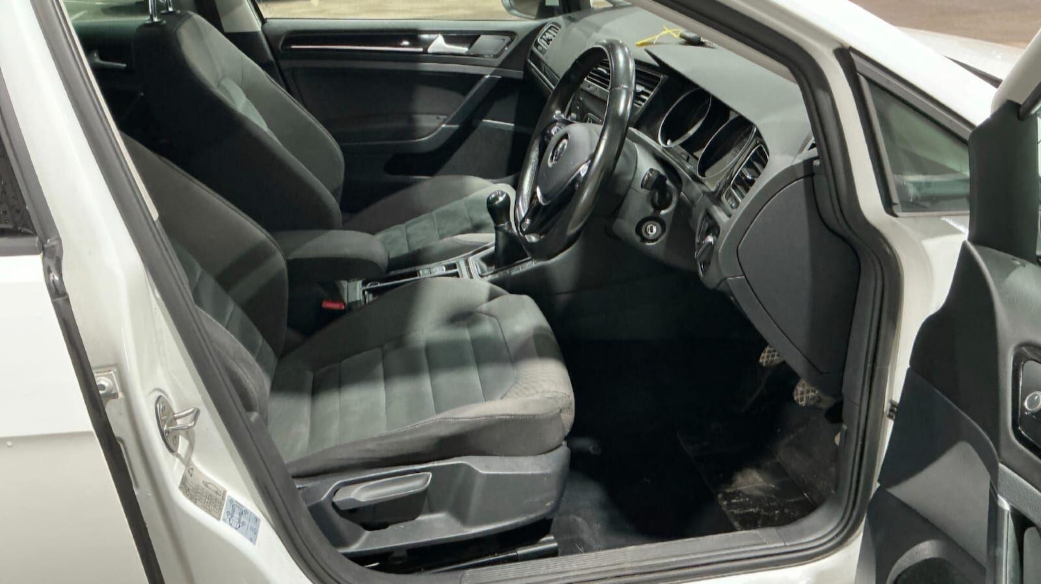 Used Volkswagen Golf 2017 for sale - 76926539: Photo 7