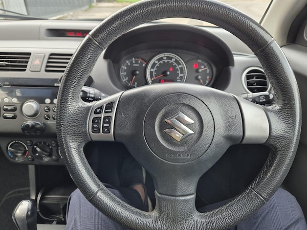 Used Suzuki Swift 2009 for sale - 76296028: Photo 9