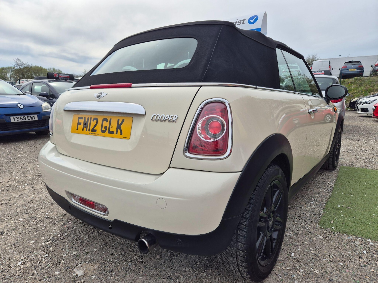 Used MINI Convertible 2012 for sale - 78205124: Photo 9