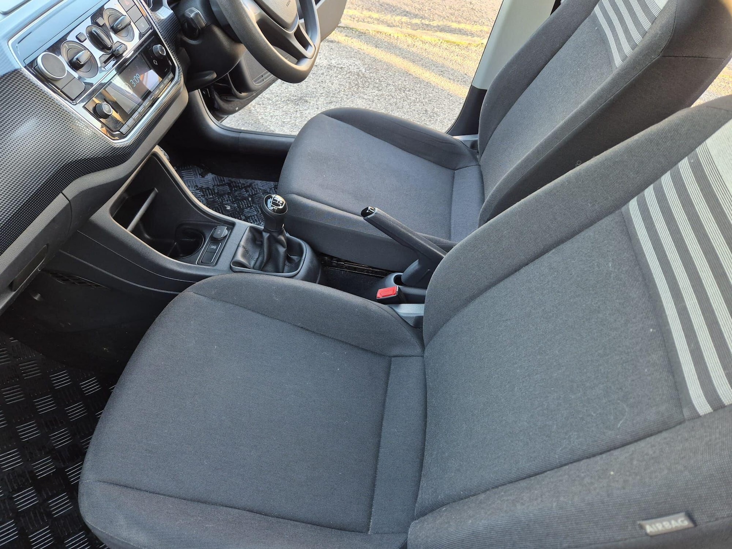 Used Volkswagen up! 2018 for sale - 76619936: Photo 40