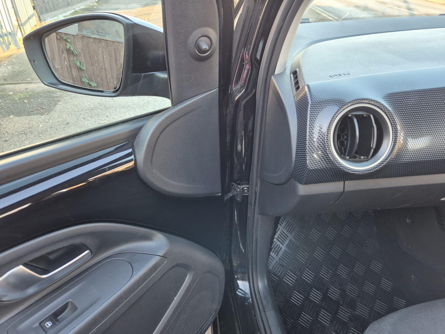 Used Volkswagen up! 2018 for sale - 76619936: Photo 48