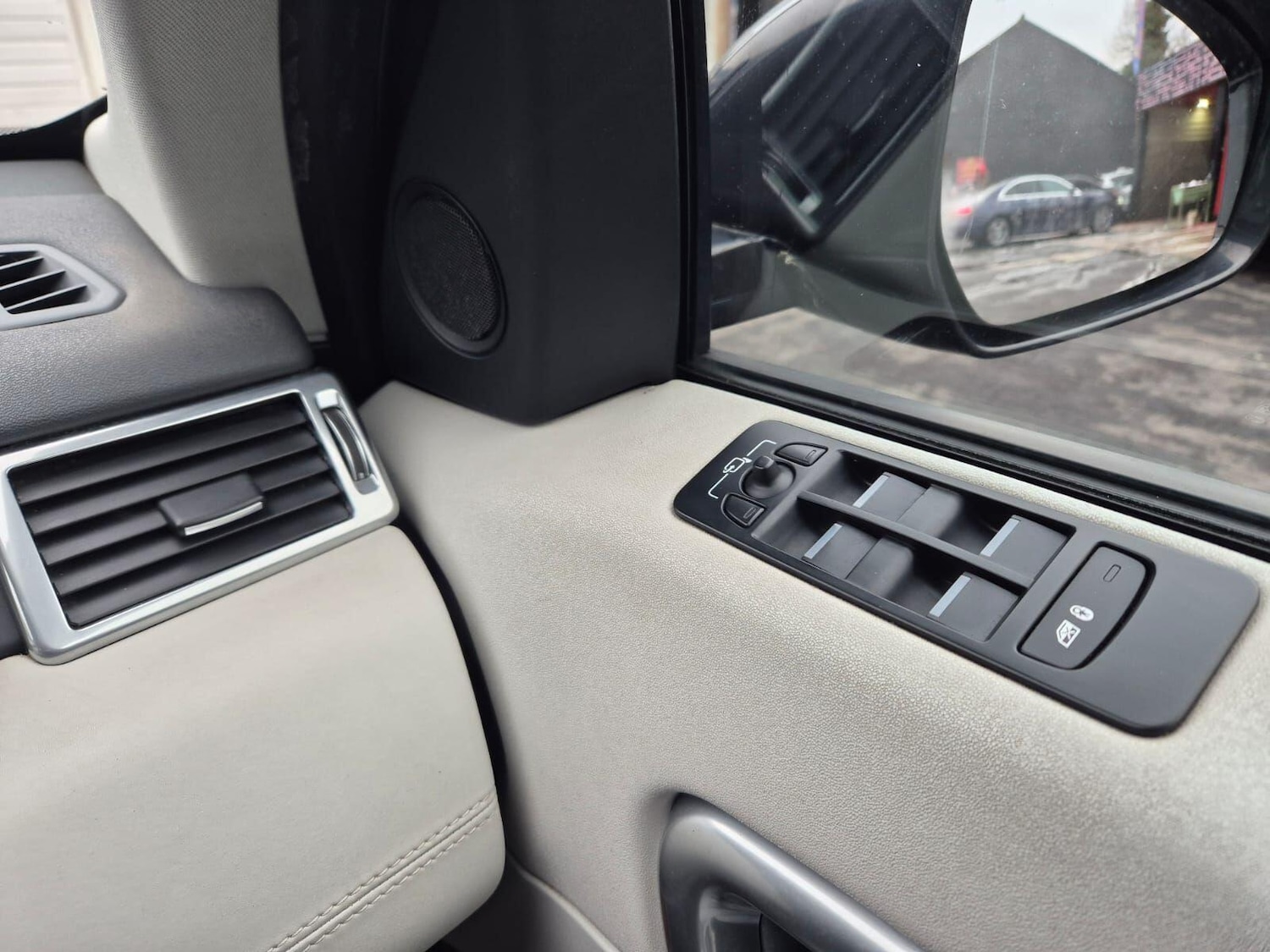 Used Land Rover Discovery Sport 2015 for sale - 77067143: Photo 18