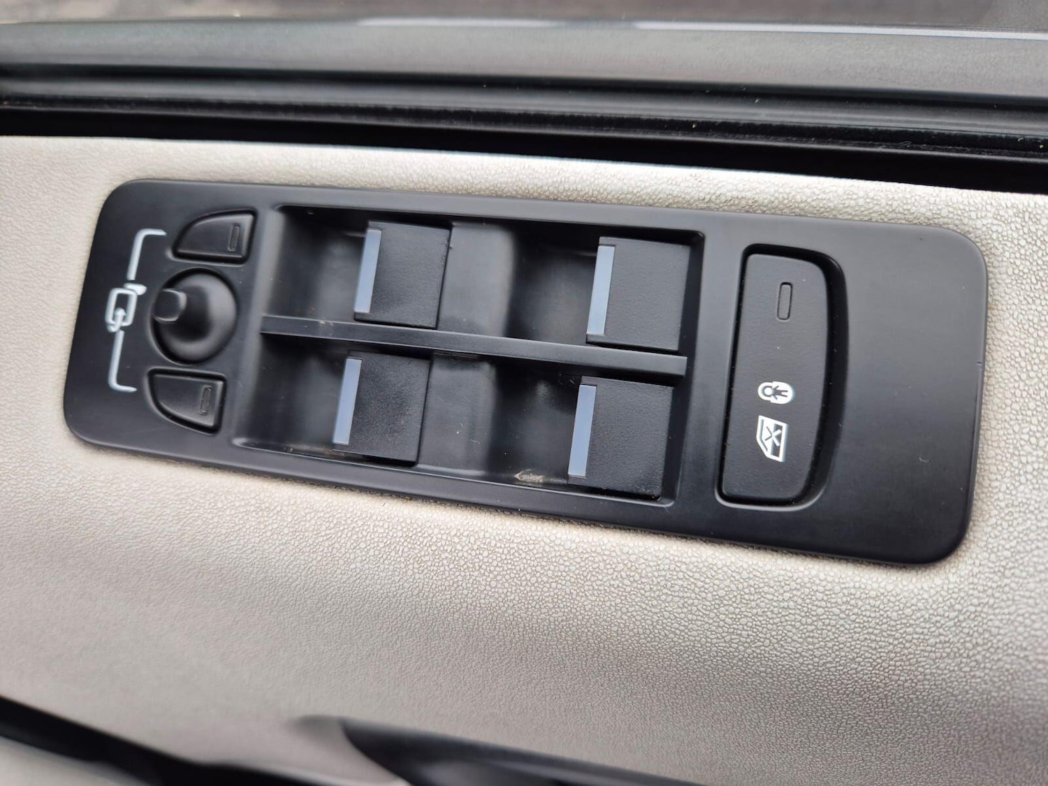 Used Land Rover Discovery Sport 2015 for sale - 77067143: Photo 19