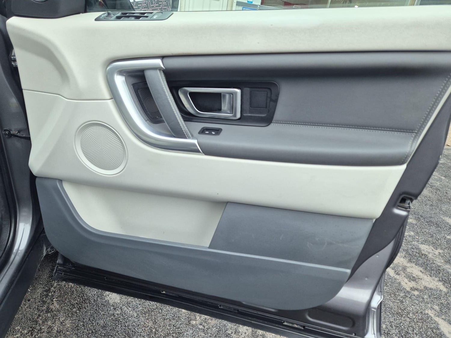 Used Land Rover Discovery Sport 2015 for sale - 77067143: Photo 24