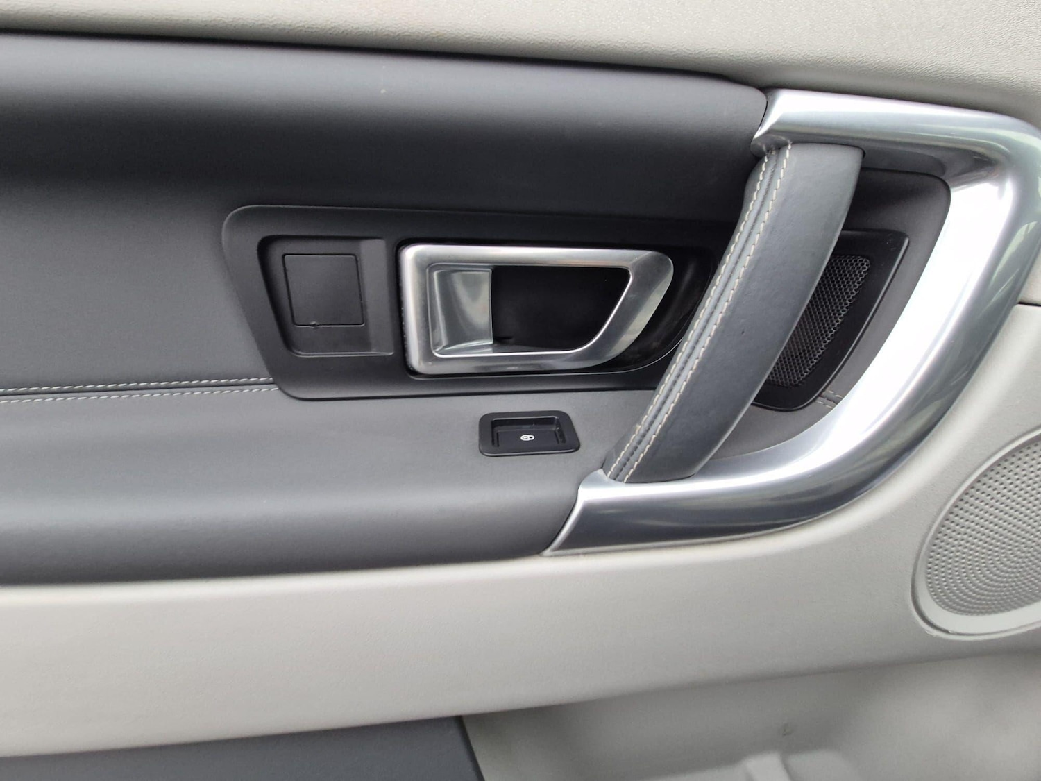 Used Land Rover Discovery Sport 2015 for sale - 77067143: Photo 26