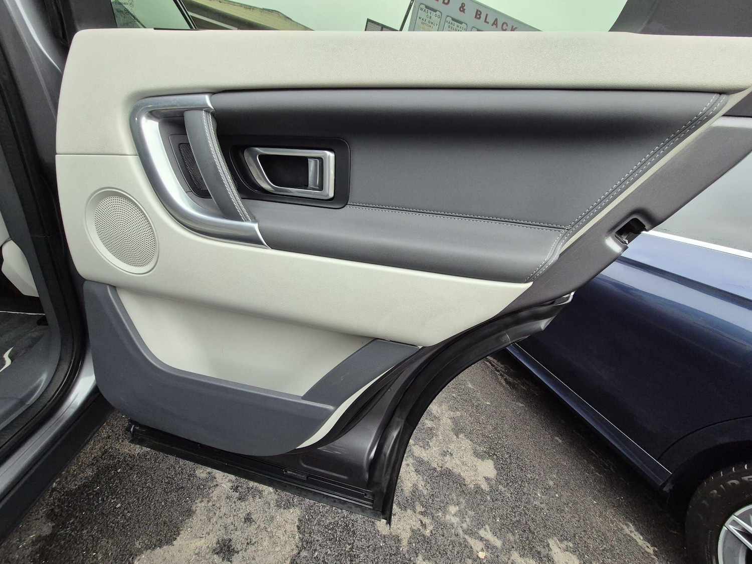 Used Land Rover Discovery Sport 2015 for sale - 77067143: Photo 27