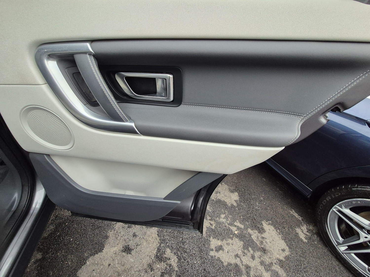 Used Land Rover Discovery Sport 2015 for sale - 77067143: Photo 28