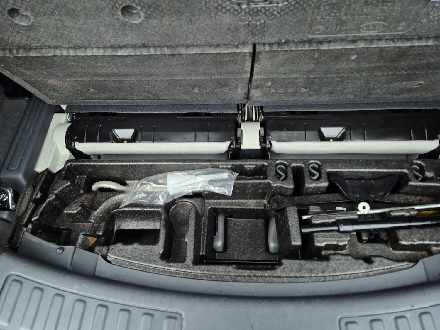 Used Land Rover Discovery Sport 2015 for sale - 77067143: Photo 30