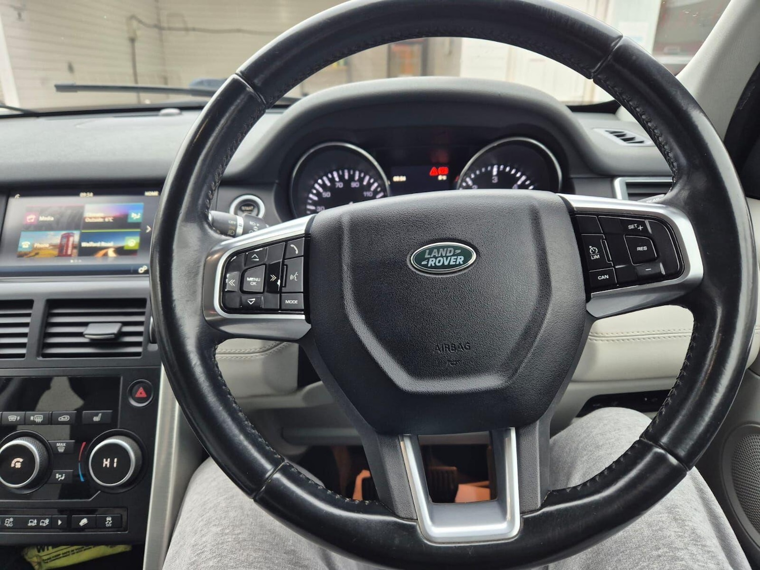 Used Land Rover Discovery Sport 2015 for sale - 77067143: Photo 44