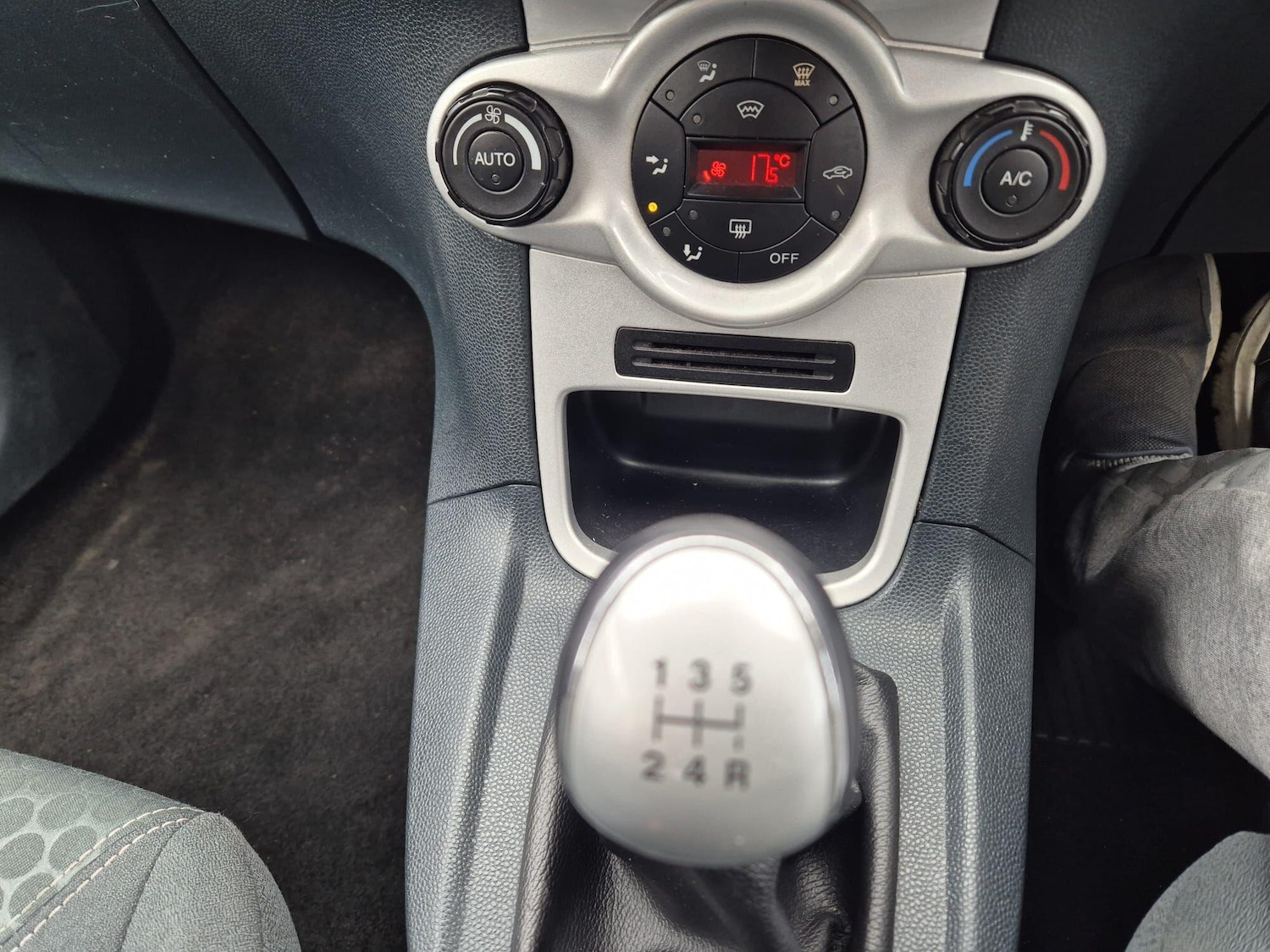 Used Ford Fiesta 2010 for sale - 76499395: Photo 16