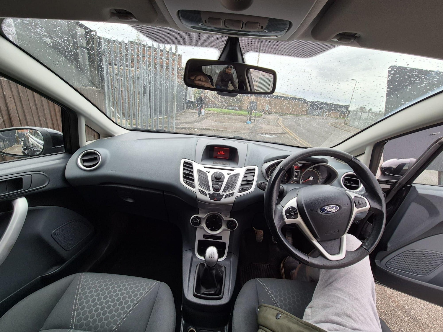 Used Ford Fiesta 2010 for sale - 76499395: Photo 17