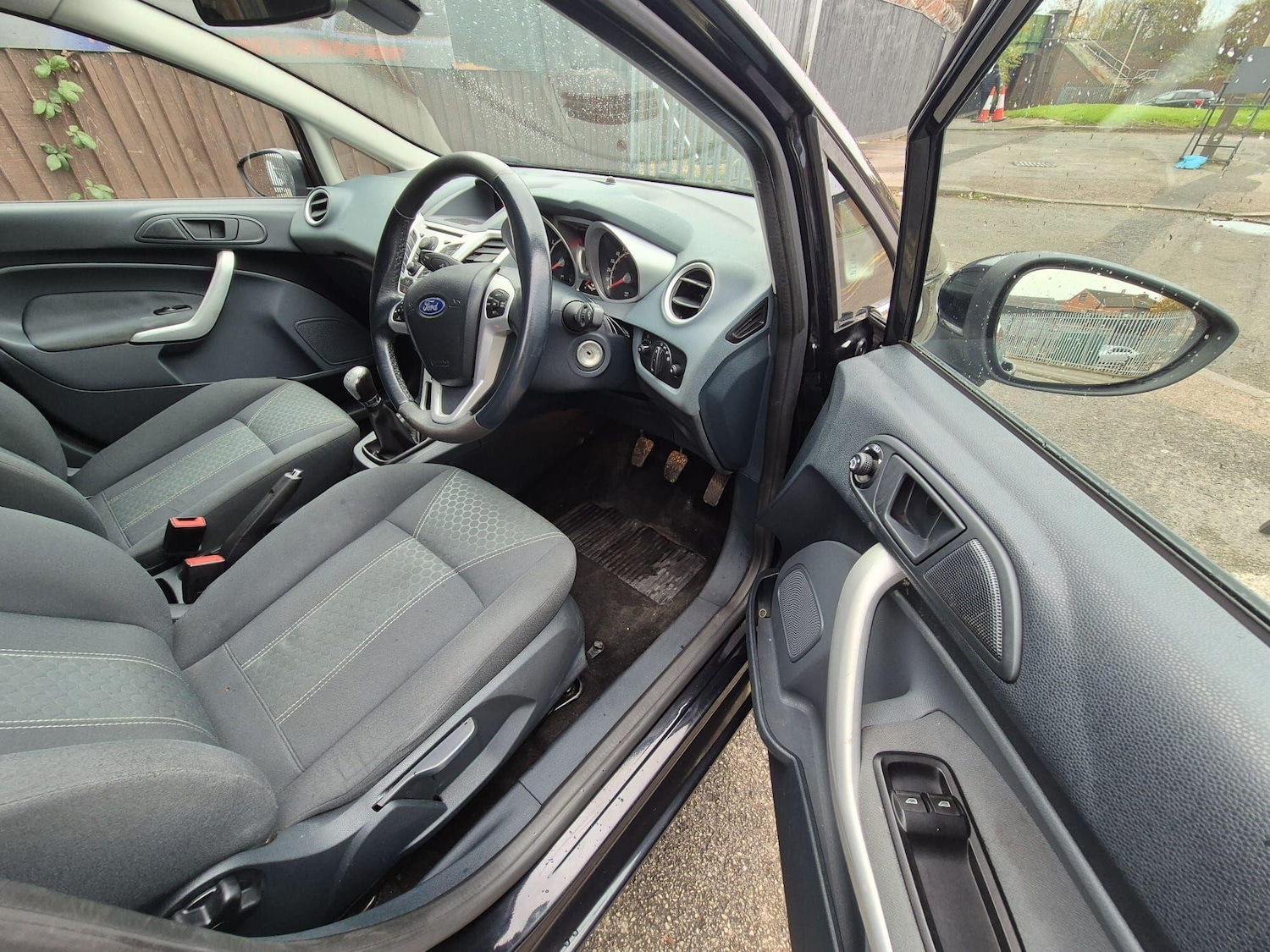 Used Ford Fiesta 2010 for sale - 76499395: Photo 18