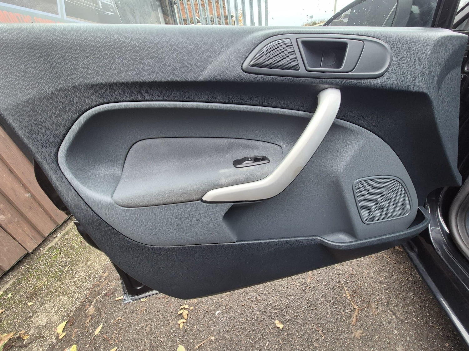 Used Ford Fiesta 2010 for sale - 76499395: Photo 28