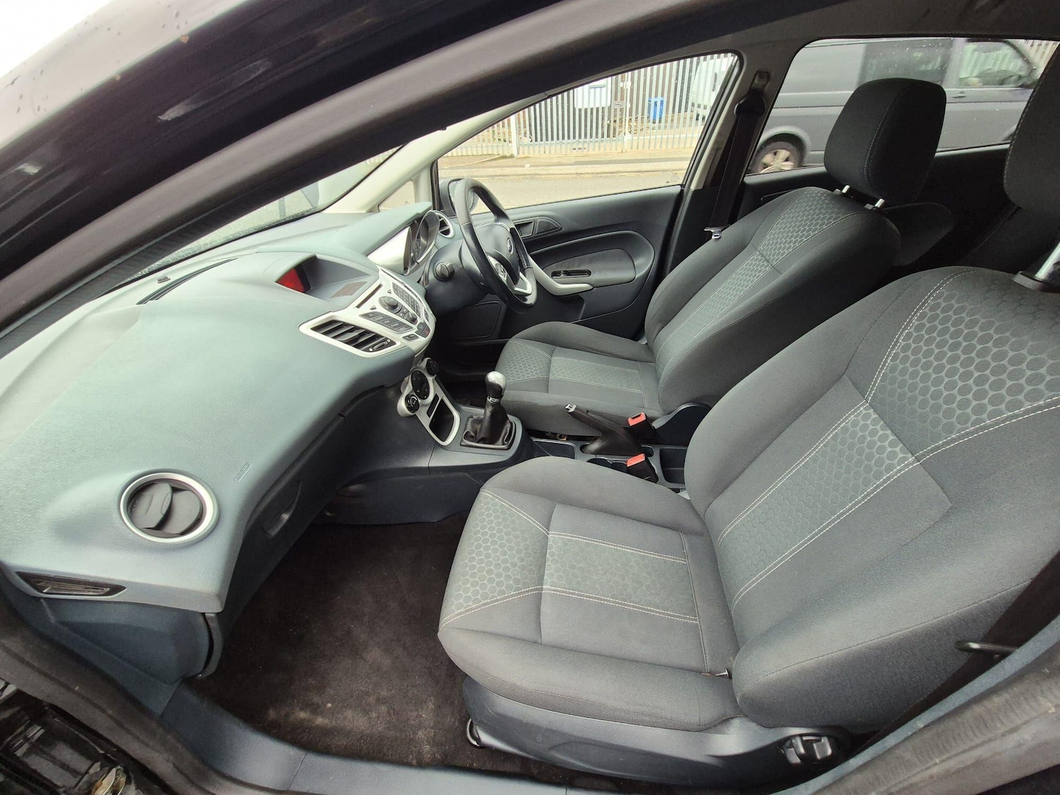 Used Ford Fiesta 2010 for sale - 76499395: Photo 42