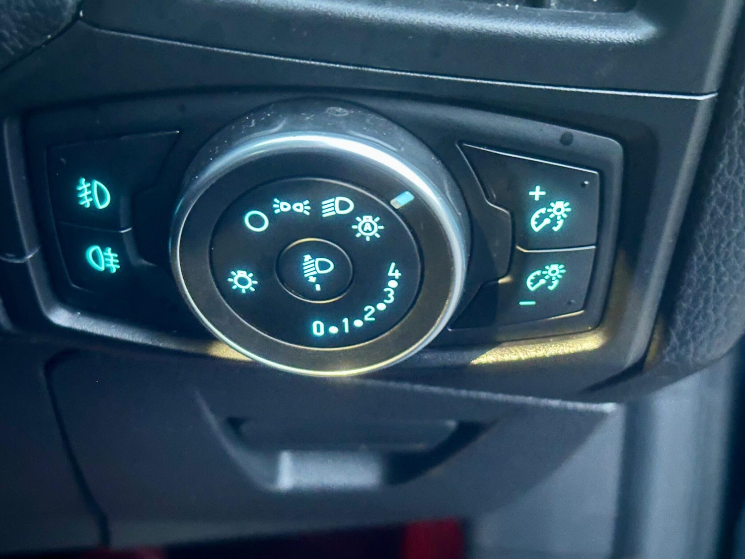 Used Ford Focus 2015 for sale - 76295147: Photo 10