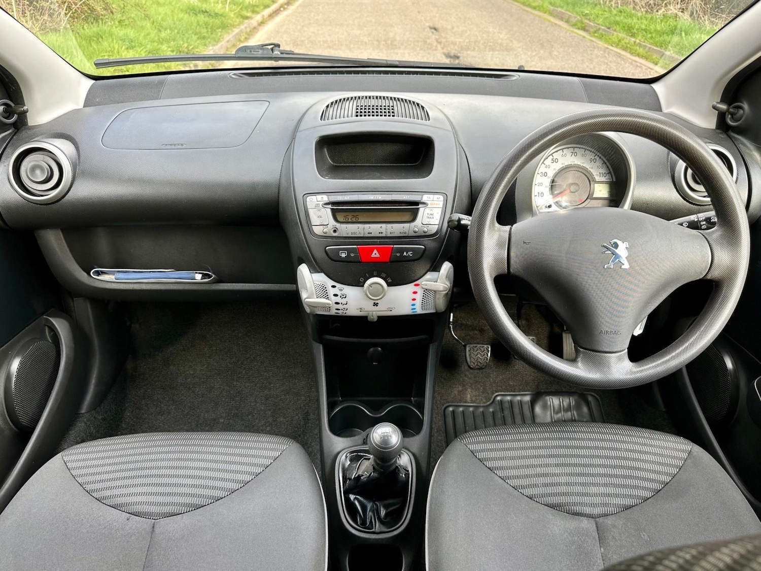 Used Peugeot 107 2012 for sale - 76282993: Photo 16