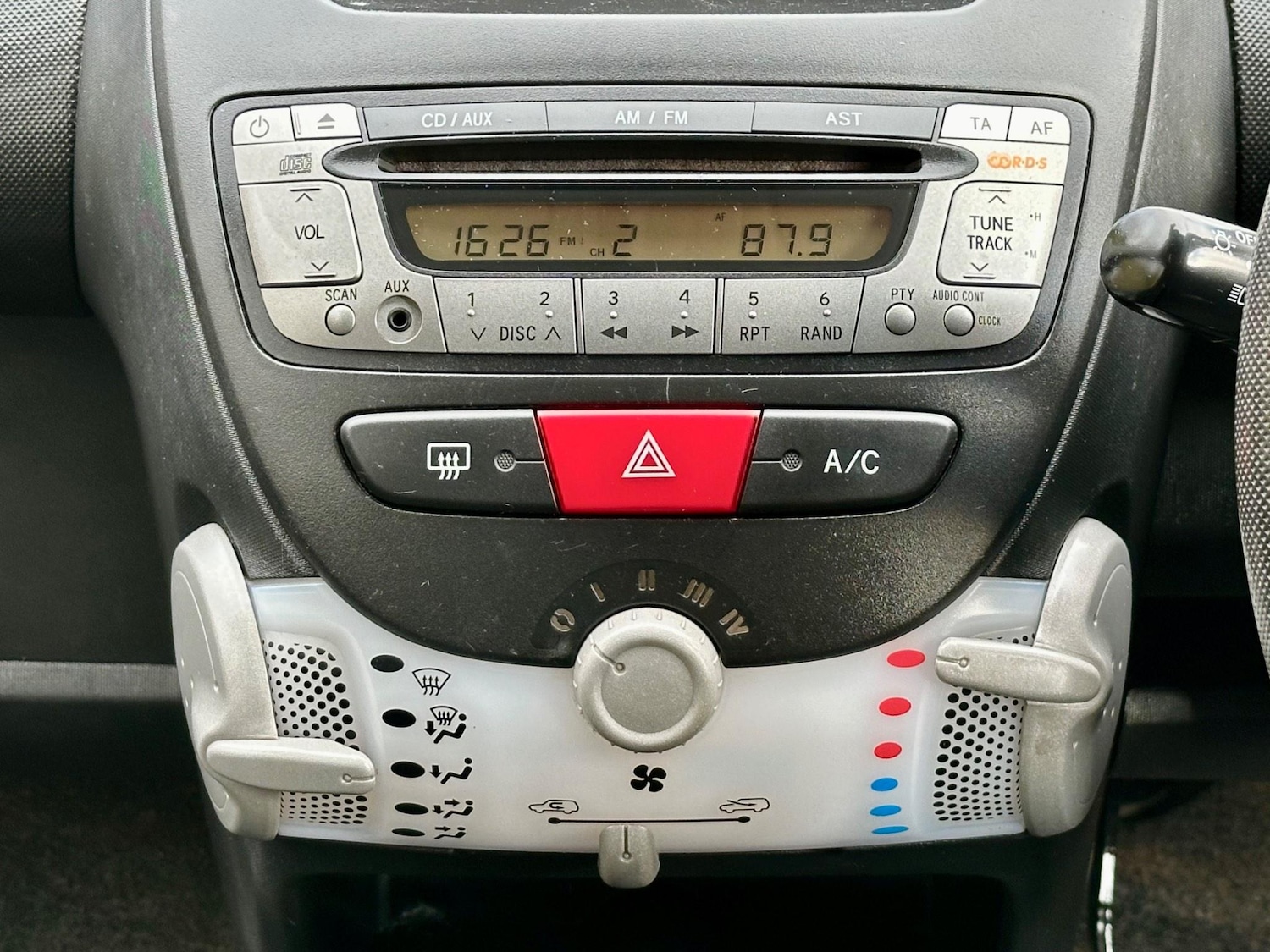 Used Peugeot 107 2012 for sale - 76282993: Photo 17