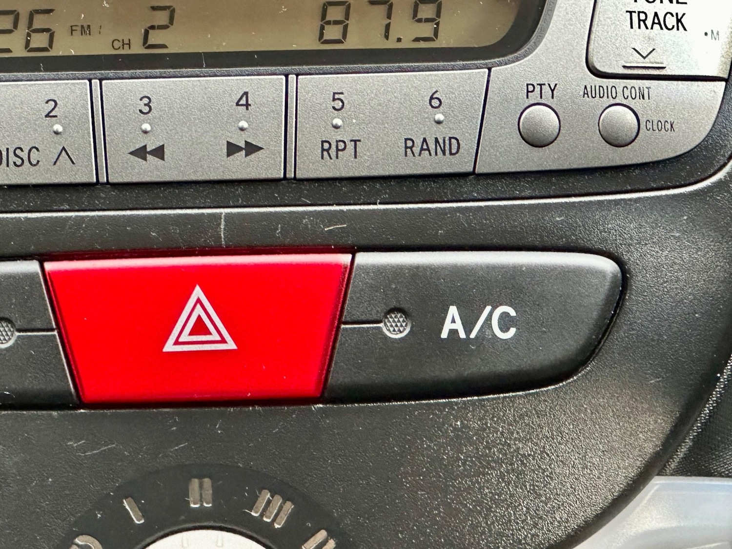 Used Peugeot 107 2012 for sale - 76282993: Photo 18