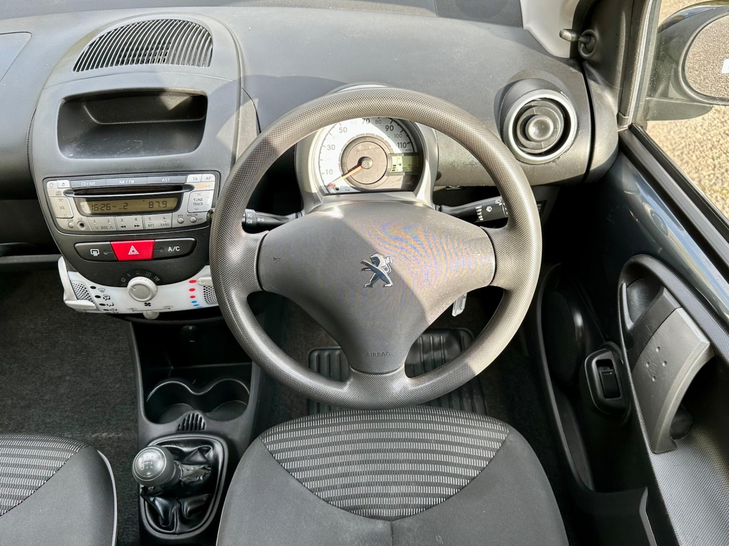 Used Peugeot 107 2012 for sale - 76282993: Photo 20