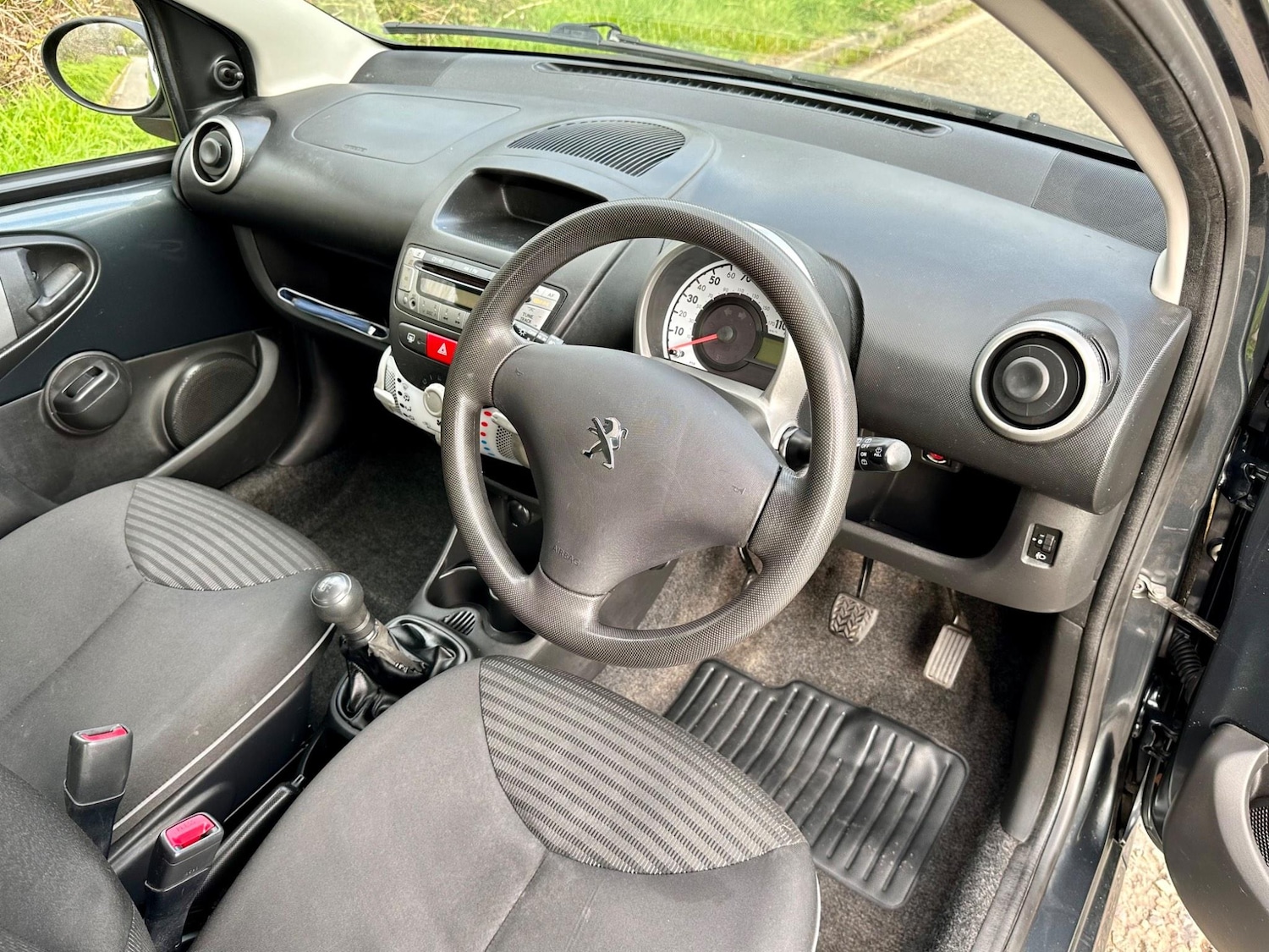 Used Peugeot 107 2012 for sale - 76282993: Photo 9