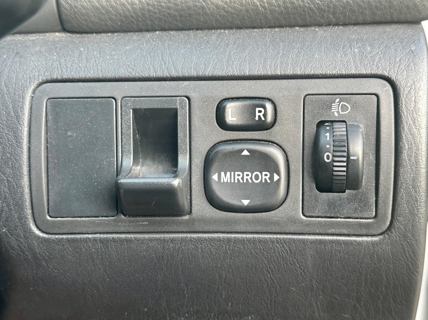 Used Toyota Corolla 2003 for sale - 76990266: Photo 59