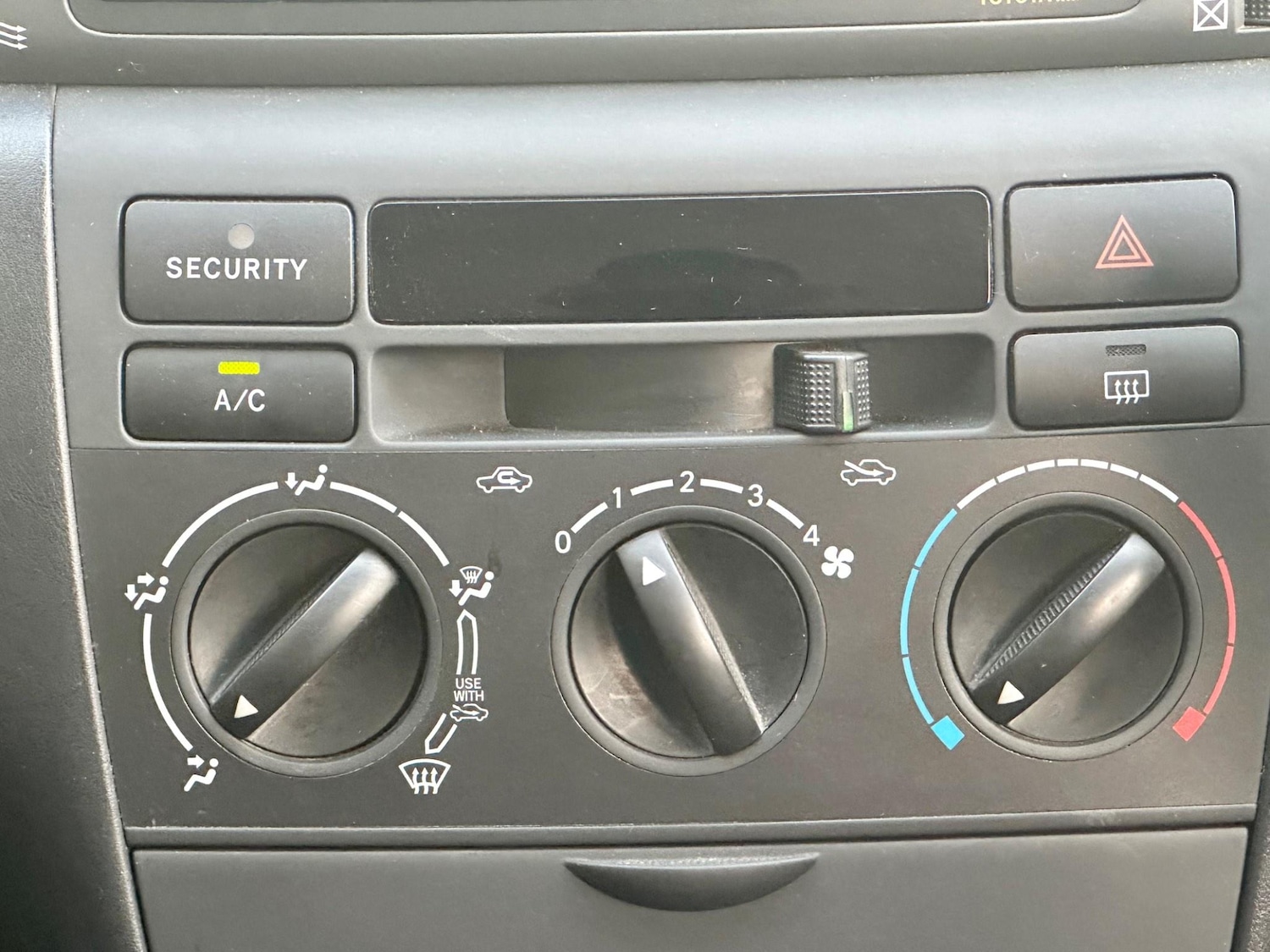 Used Toyota Corolla 2003 for sale - 76990266: Photo 8