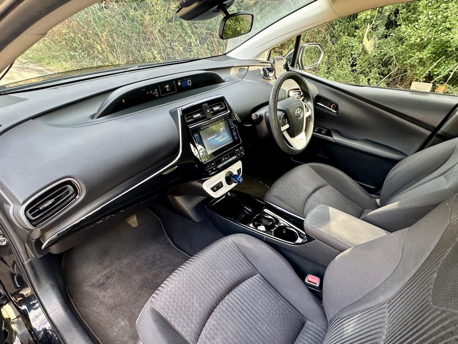 Used Toyota Prius 2017 for sale - 76295529: Photo 28