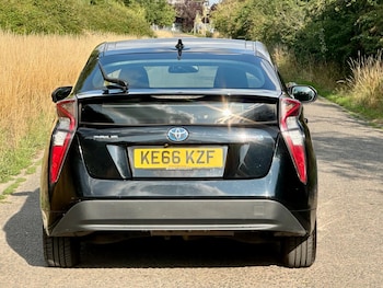 Used Toyota Prius 2017 for sale - 76295529: Photo 3