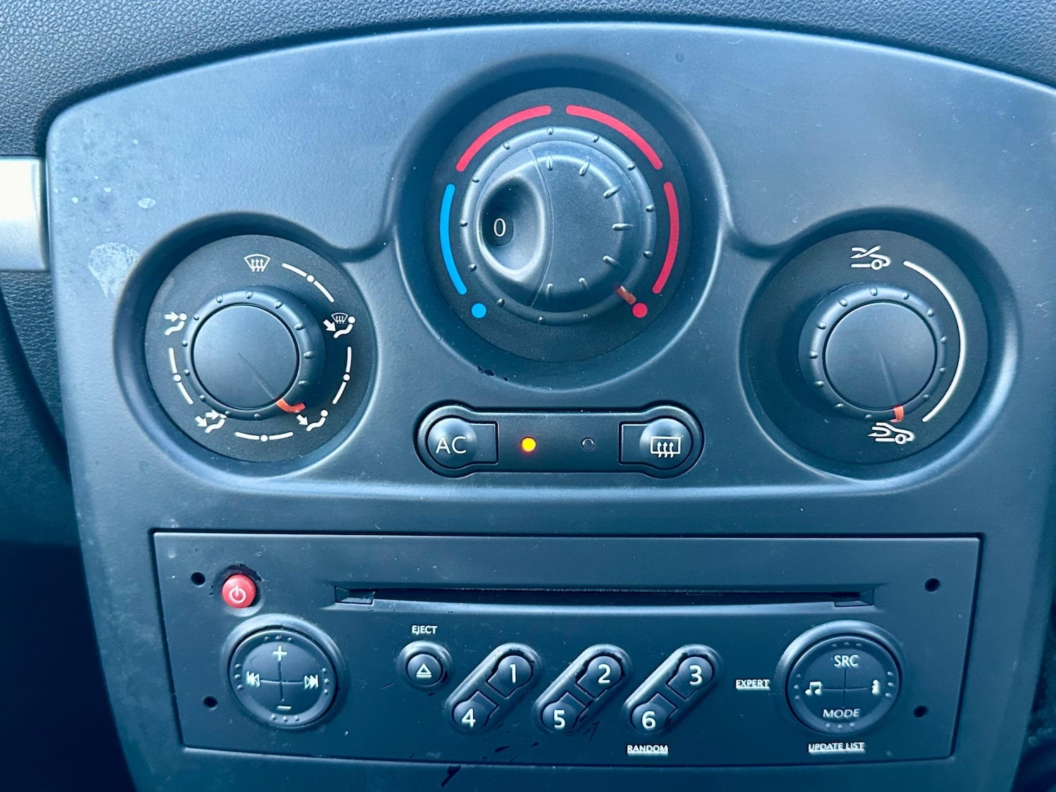 Used Renault Clio 2007 for sale - 76294981: Photo 26