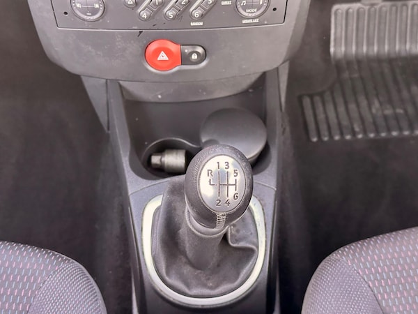 Used Renault Clio 2007 for sale - 76294981: Photo 29