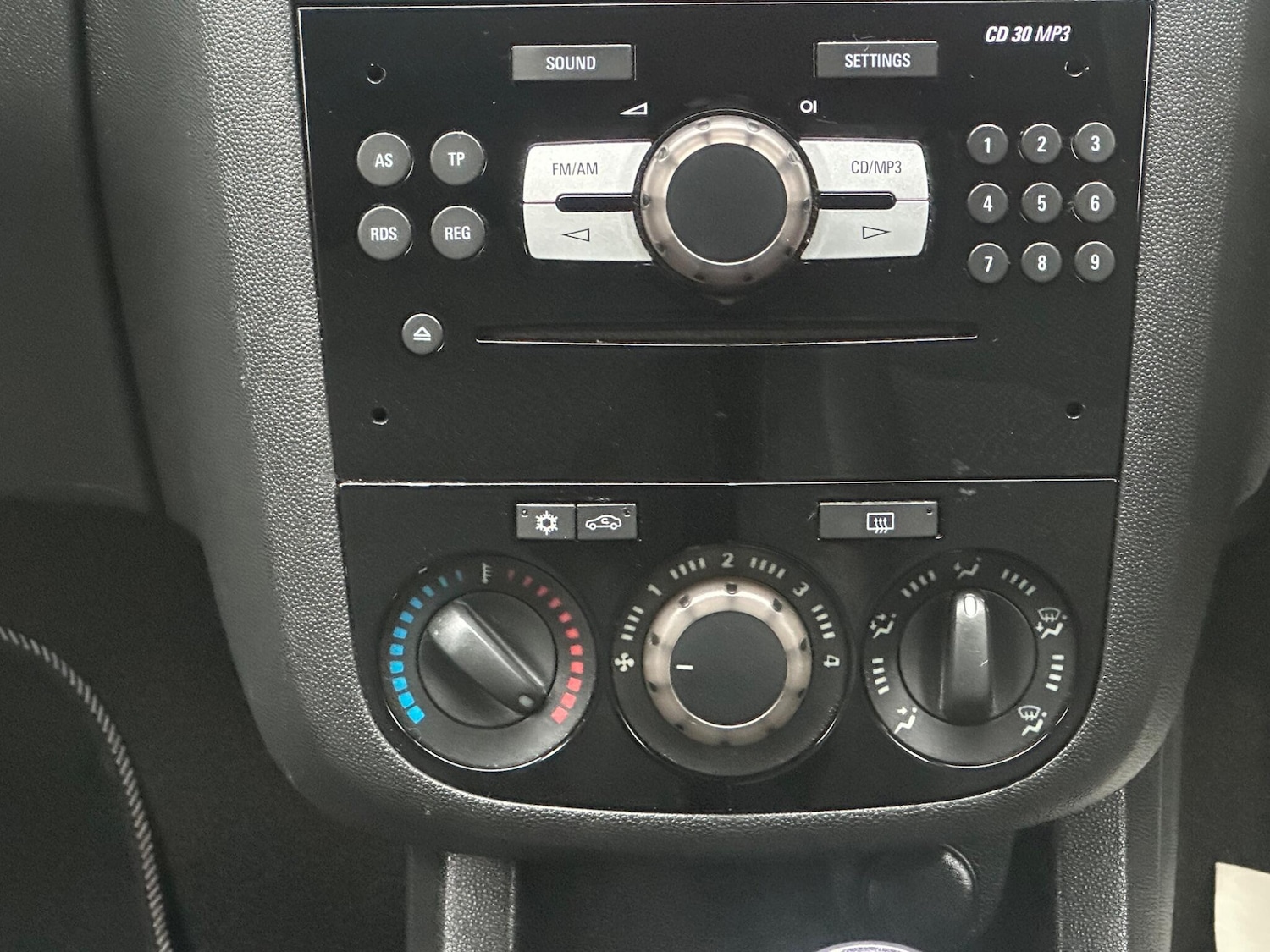 Used Vauxhall Corsa 2008 for sale - 77898548: Photo 23