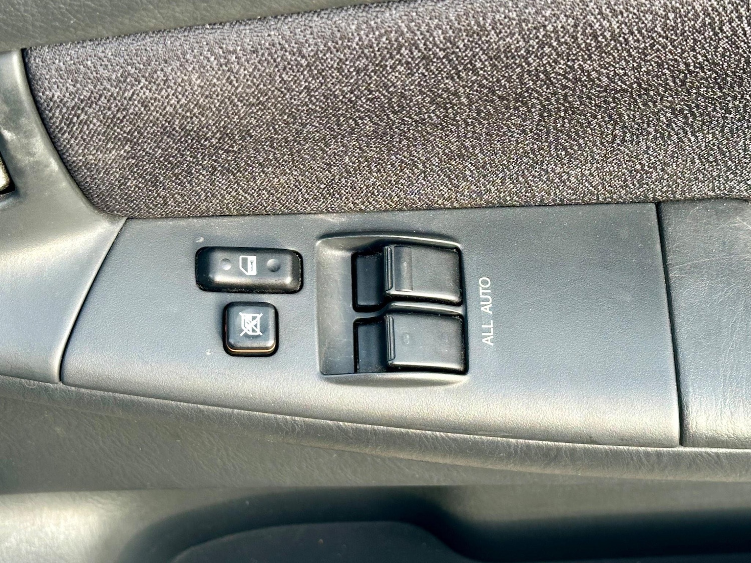 Used Toyota Corolla 2003 for sale - 76284227: Photo 27