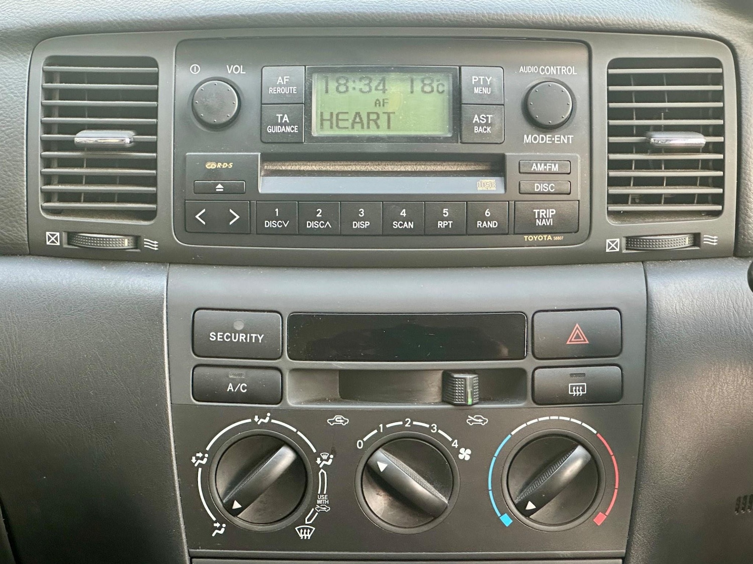 Used Toyota Corolla 2003 for sale - 76284227: Photo 43