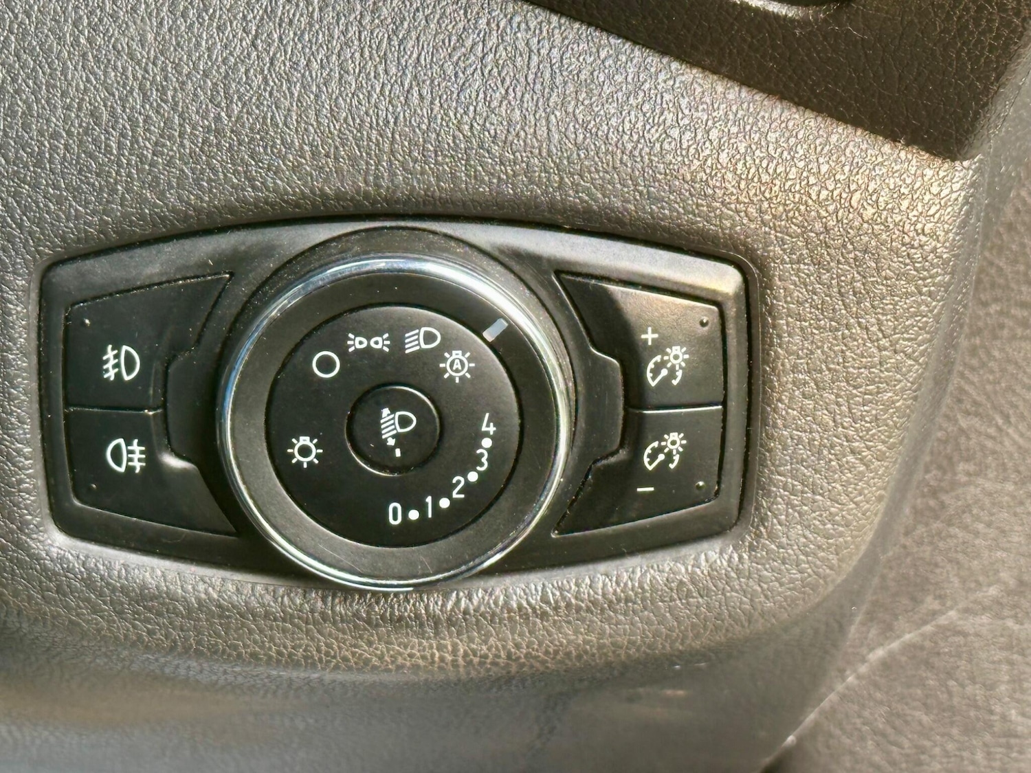 Used Ford Transit Connect 2018 for sale - 76991893: Photo 32