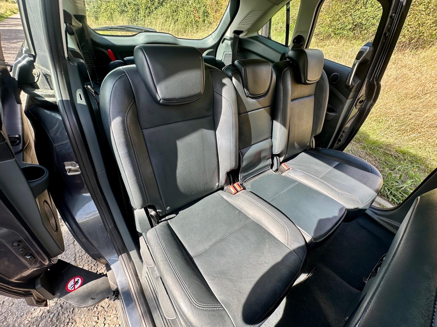 Used Ford Grand C-Max 2013 for sale - 76989217: Photo 14