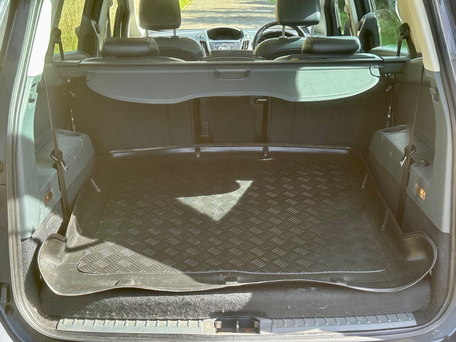 Used Ford Grand C-Max 2013 for sale - 76989217: Photo 9