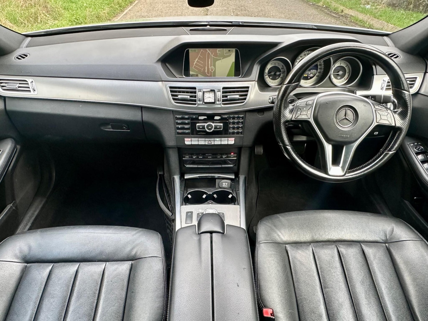 Used Mercedes-Benz E Class 2013 for sale - 77710049: Photo 17