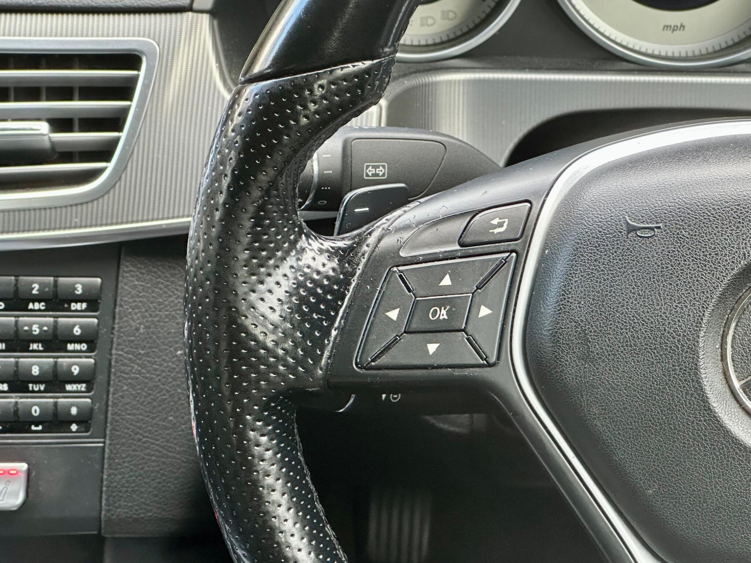 Used Mercedes-Benz E Class 2013 for sale - 77710049: Photo 29