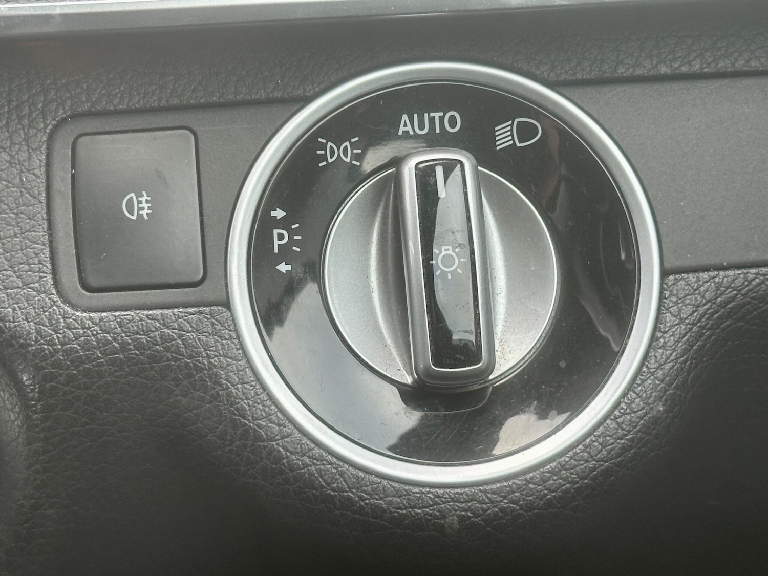 Used Mercedes-Benz E Class 2013 for sale - 77710049: Photo 34