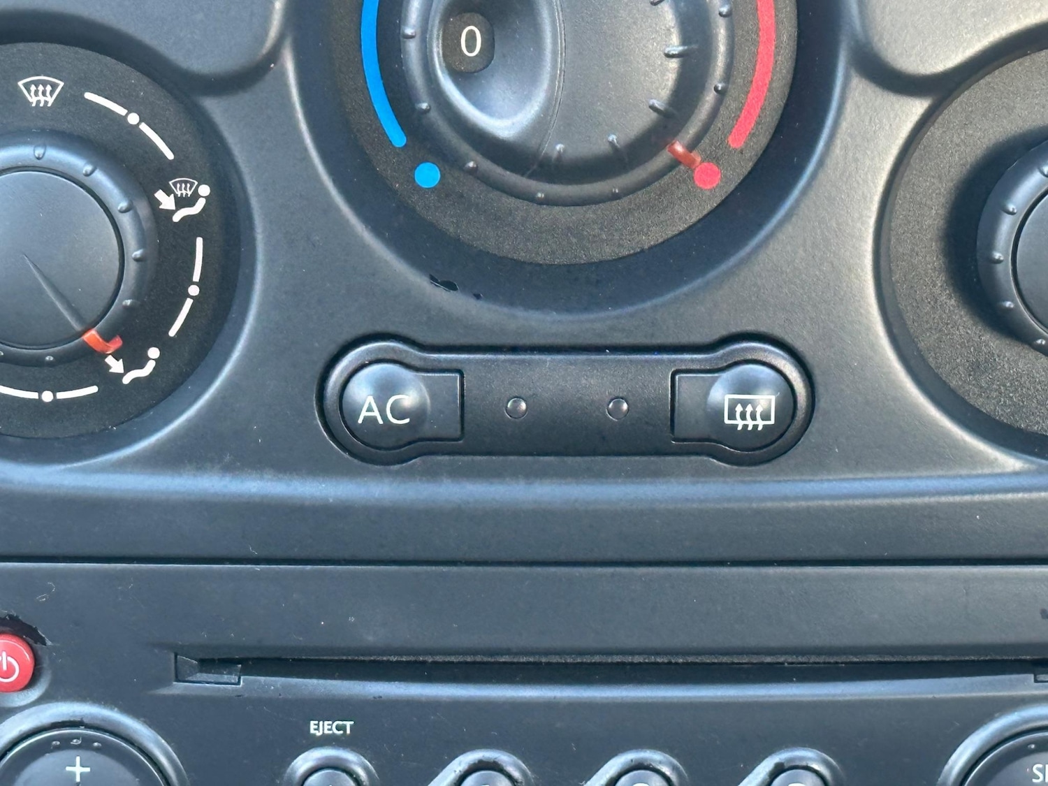 Used Renault Clio for sale - 76996213: Photo 28